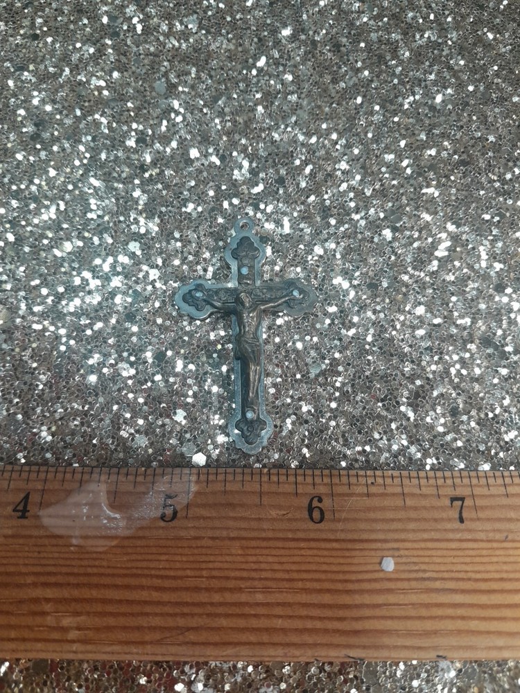 crucifix pendant
