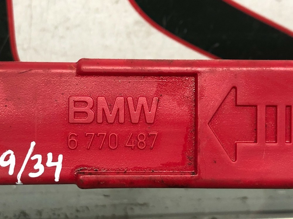 (AS) BMW E90 E91 E92 E93 E60 E61 WARNING / HAZARD TRIANGLE 6770487 27R034006