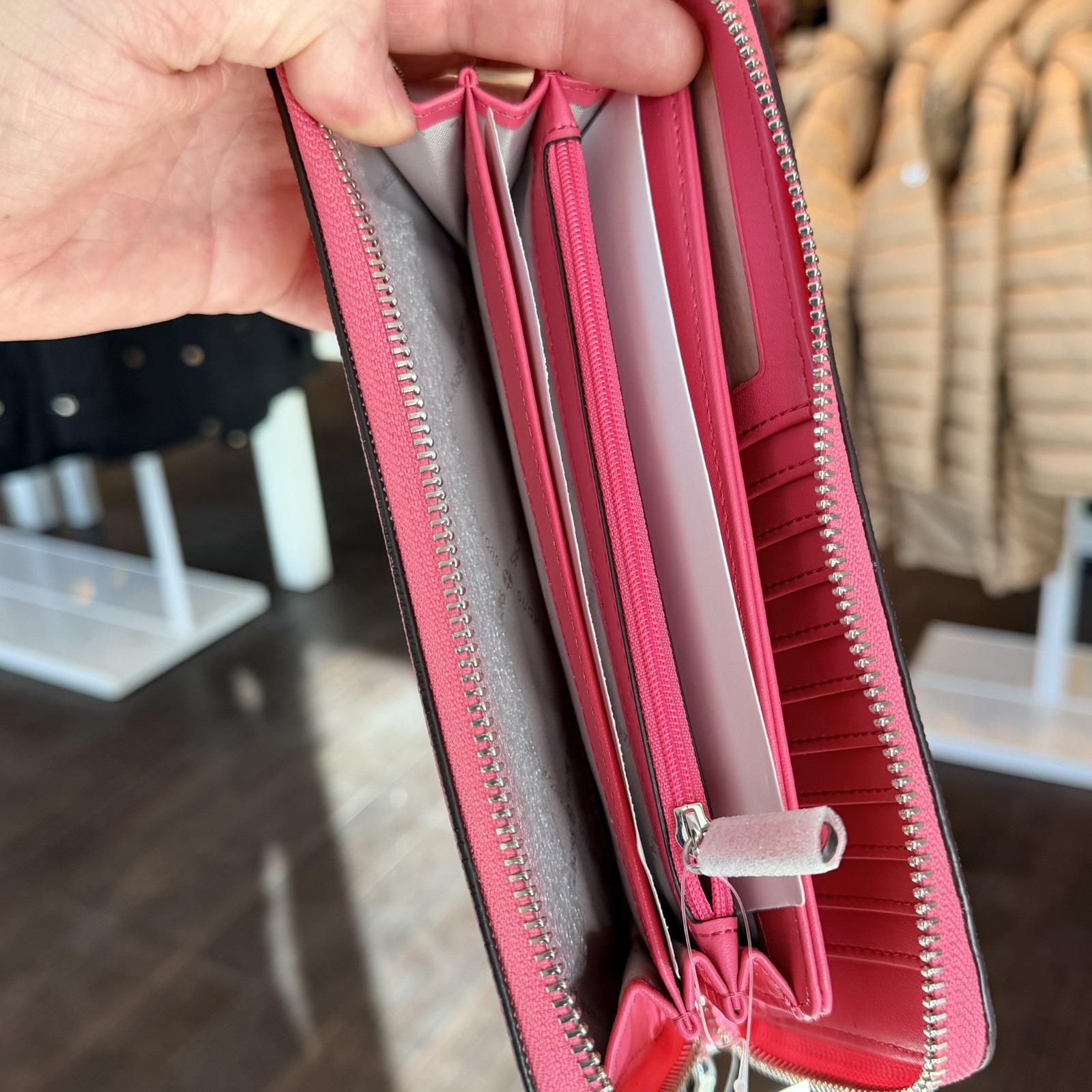 MICHAEL KORS JET SET TRAVEL LG CONTINENTAL WALLET WRISTLET MK LOGO Pink Hibiscus