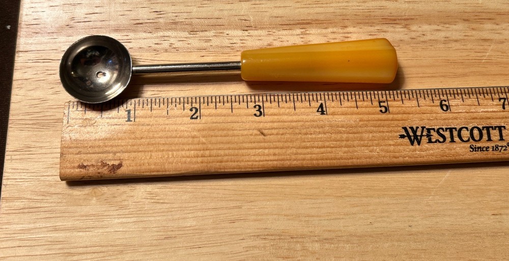 VTG. Butterscotch Bakelite Melon Baller