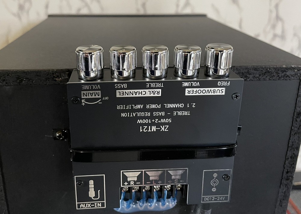 Custom Bluetooth 2.1 Powered Speaker System- Fantastic Sound!