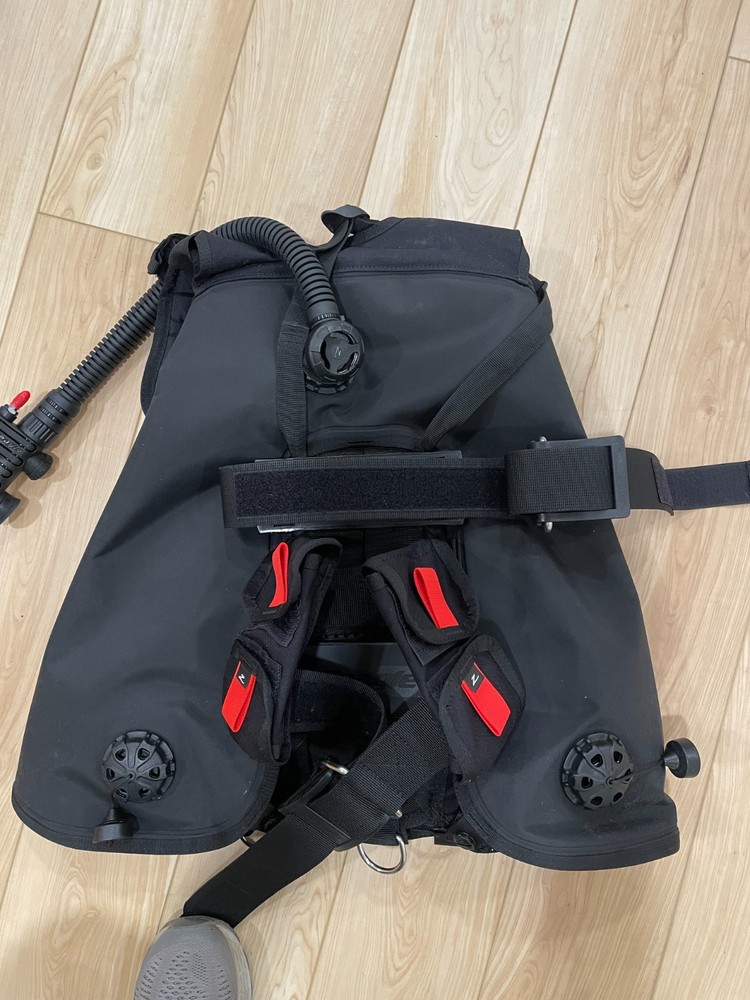 Zeagle Zena BCD Extra Small - ONLY 2 DIVES!!