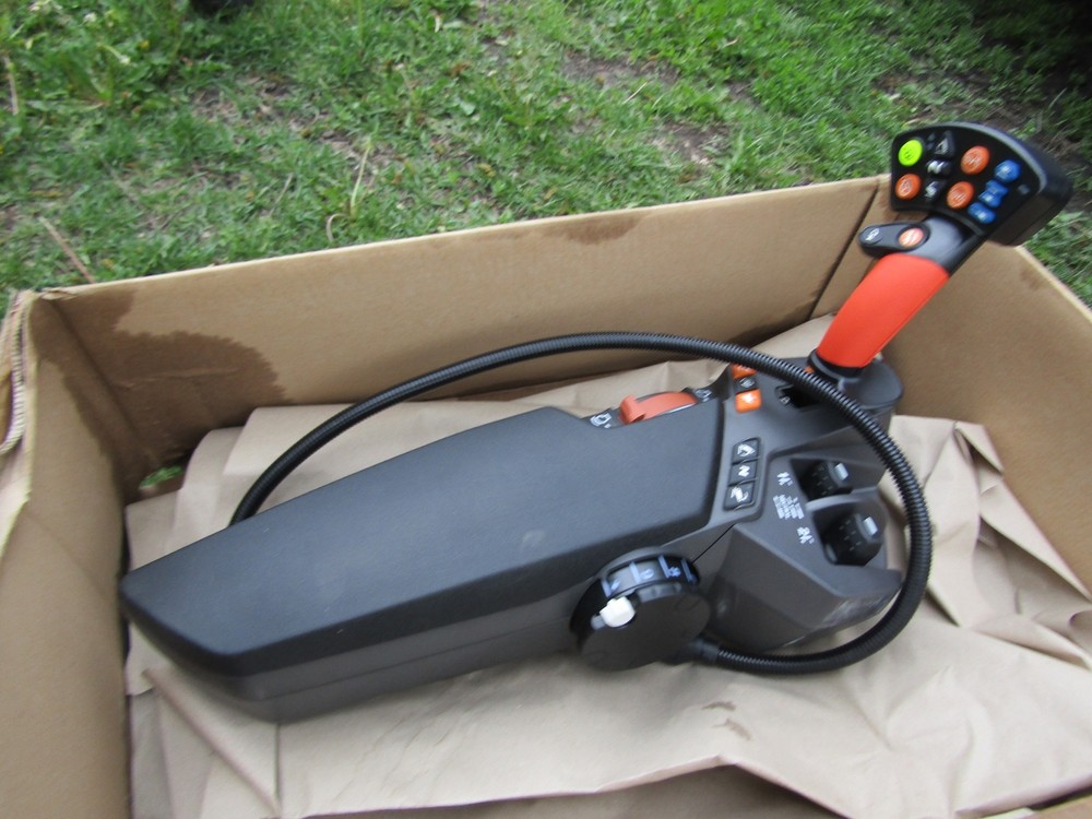 4351826m94 AGCO ARMREST JOYSTICK