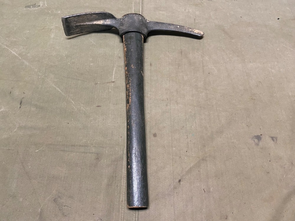 ORIGINAL WWI WWII US ARMY M1910 PICK AXE MATTOCK- "US" stamped