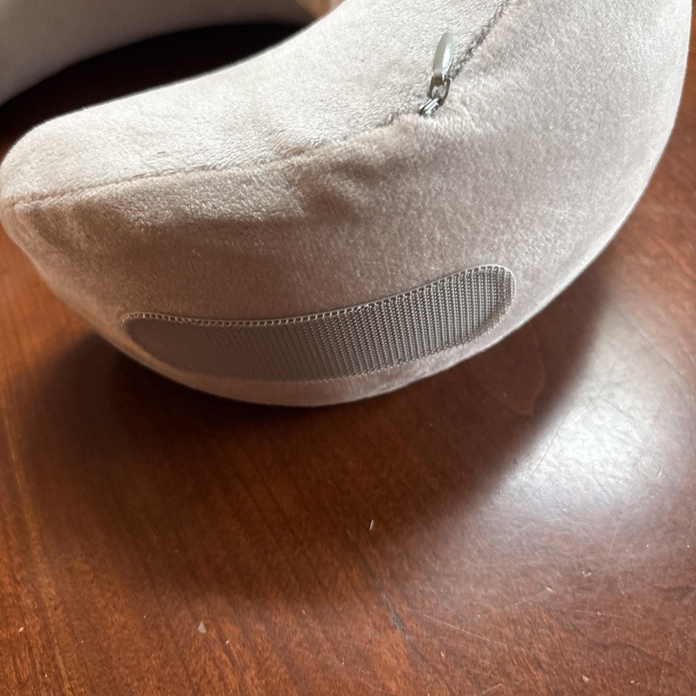 Massaging Neck Pillow