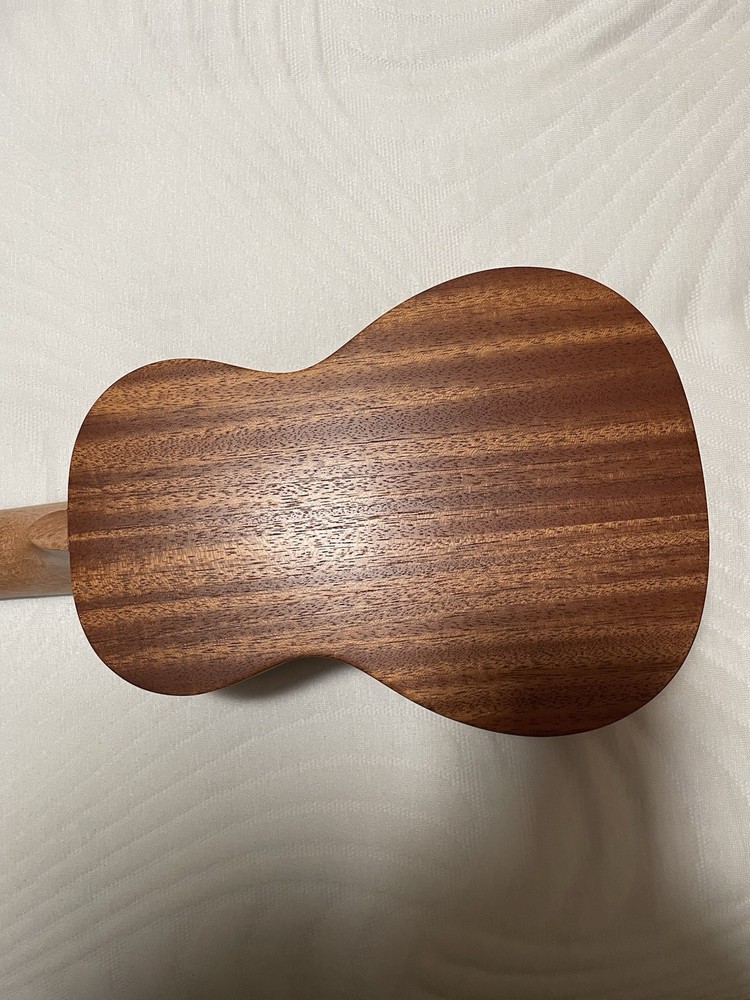 Alvarez RU22S Ukulele Excellent Condition