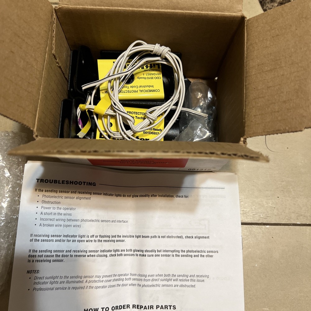 Liftmaster CPS-U Commercial Protector System for Logic Control Operator 30' Door