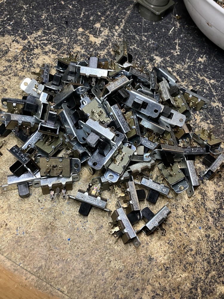 80 PCs- Stackpole SPDT Momentary Slide Switch 4A/125V