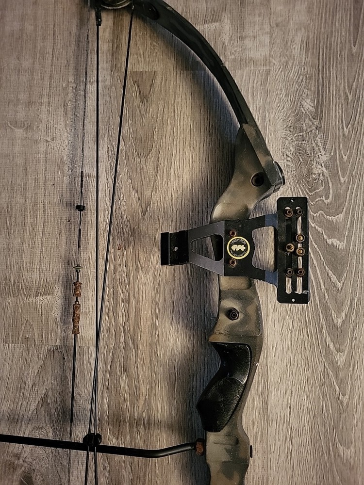 Beartooth Hunter Alpine Series Compound Bow