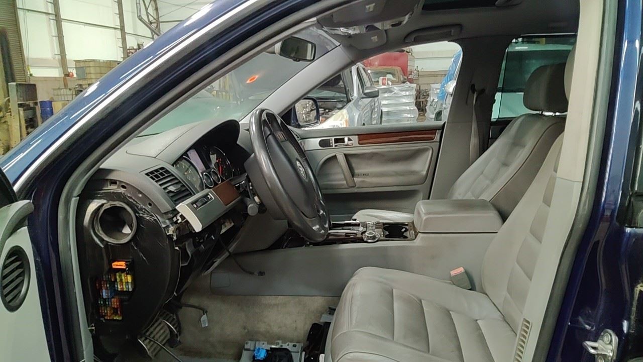 (LOCAL PICKUP ONLY) Roof Glass Fits 04-10 TOUAREG 7017933