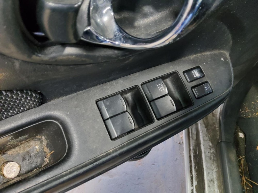 VERSA 2016 Battery Tray 546624