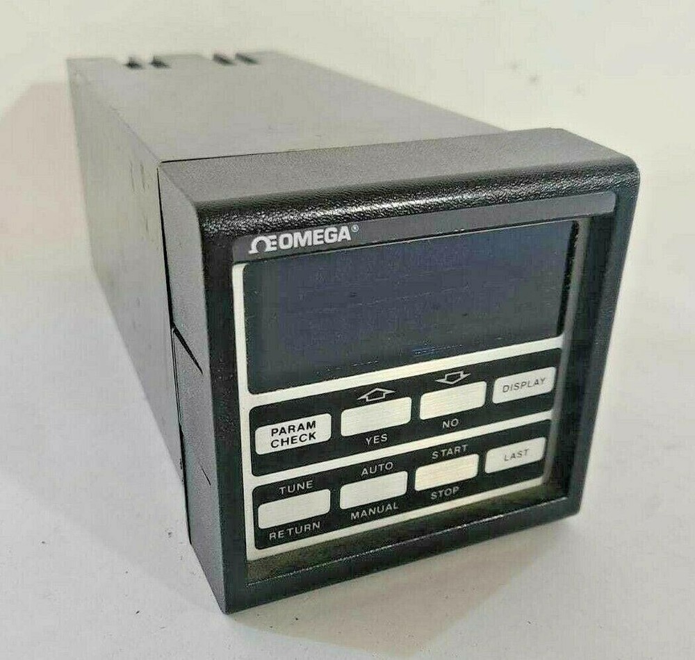 OMEGA Engineering Microprocessor Based Controller CN2012K