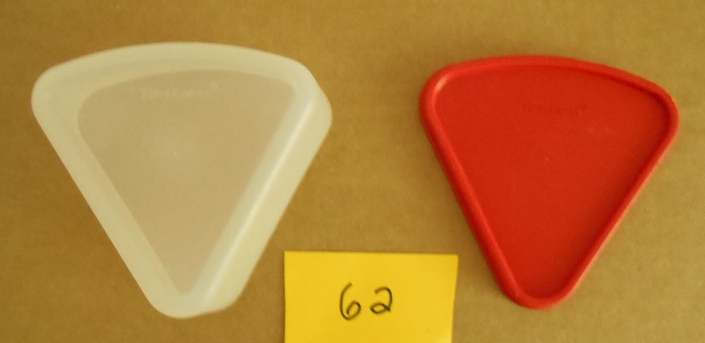 Tupperware #1799 Clear Pie Wedge Triangle Keeper with Red Lid Y62