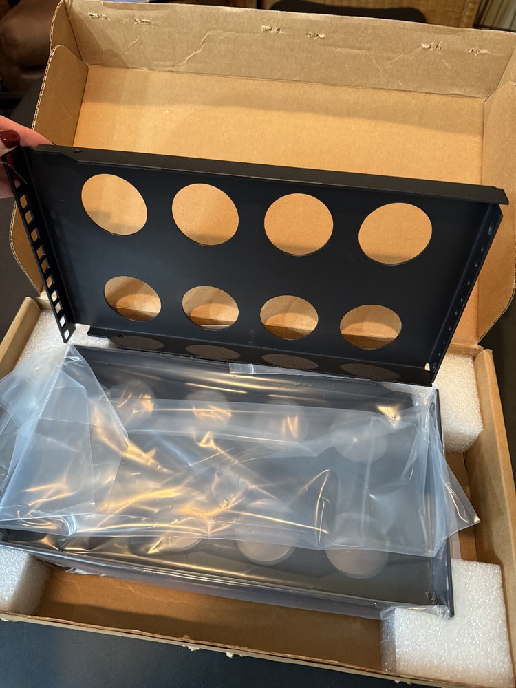 RackSolutions 4U Conversion Bracket 4-Pack (3in Uprights)