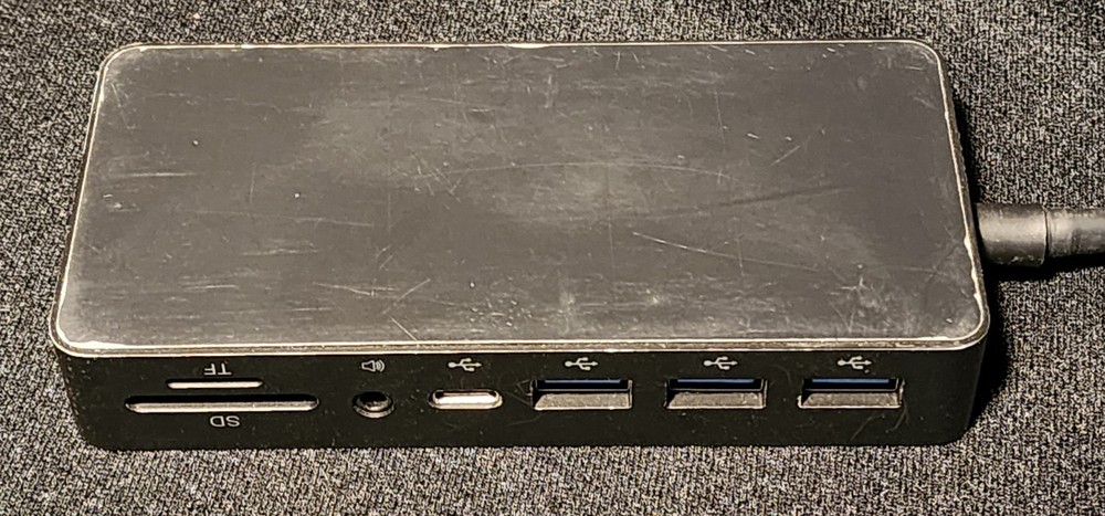 Surface Docking Station SH701