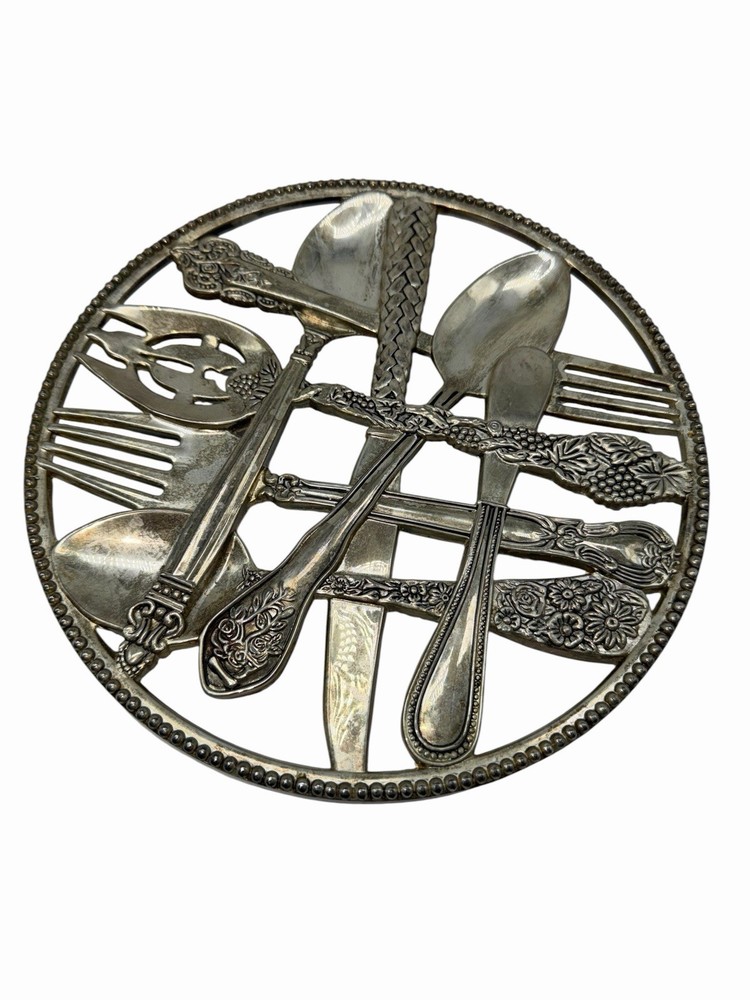 Vintage Wall Hanging Silver Art Co. Silver Plated Flatware Hot Plate Trivet 9”