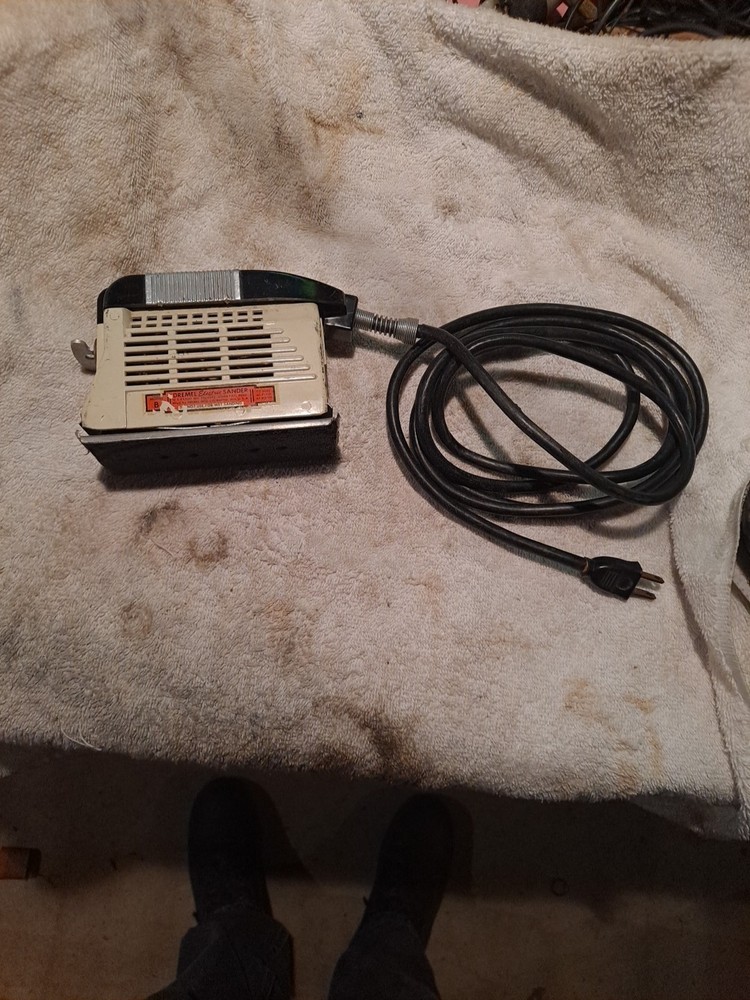 Dremel Electric Sander / Polisher Model B, Working