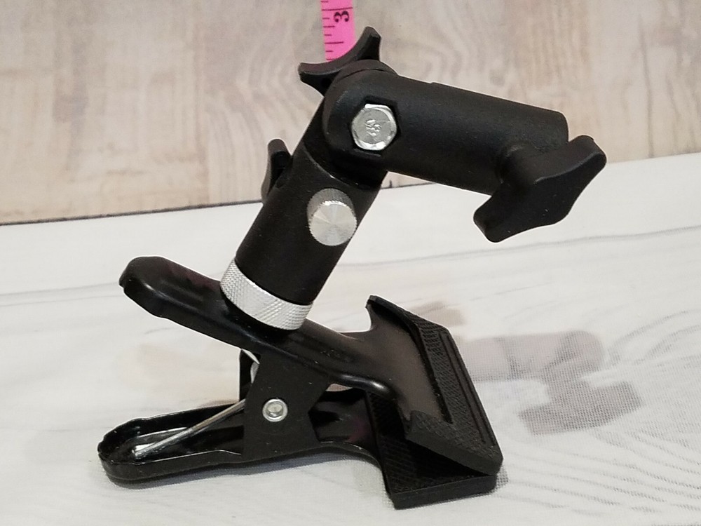 STUDIO REFLECTOR ADJUSTABLE ANGLE CLAMP FITS 9880 READ