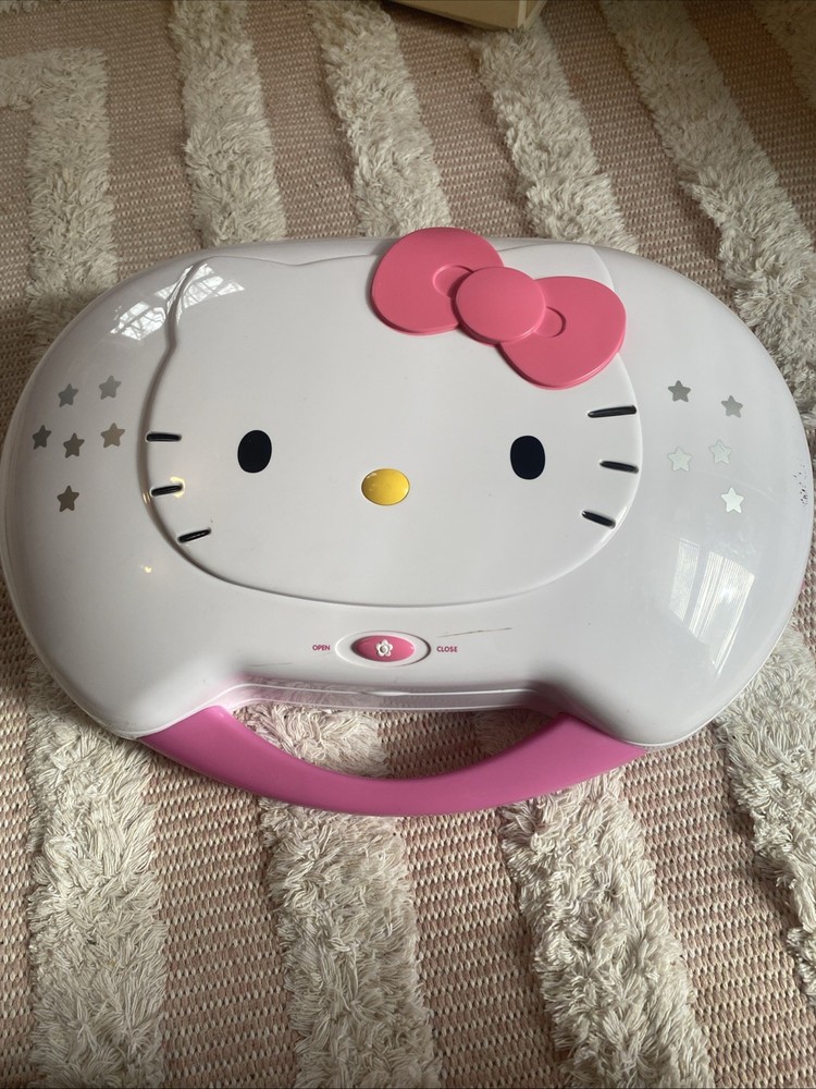 WORKING 2014 Hello Kitty Karaoke Machine with two microphones