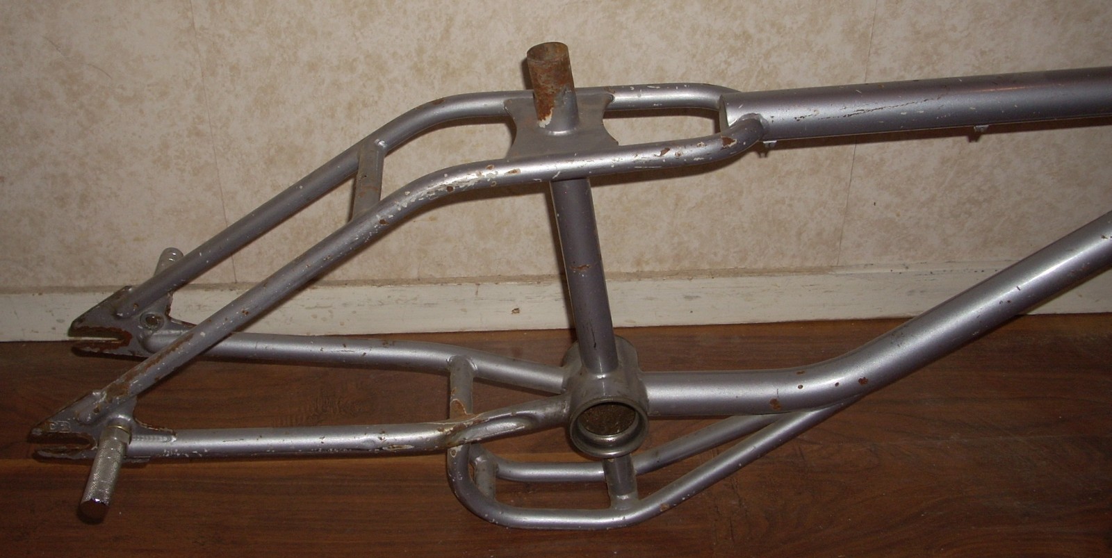 1991-1992 Diamondback Tailwhip Freestyle Bashguard Frame 20" BMX & Pegs