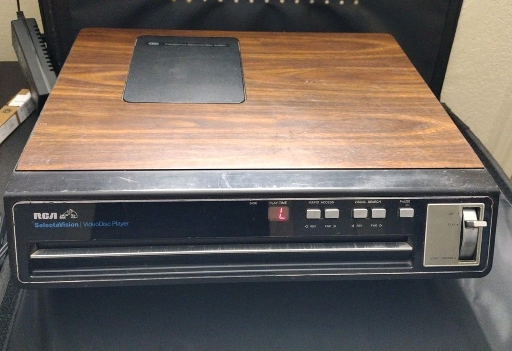 1081 RCA SelectaVision CED Video Disc Player - Model SFT 100 W - Unable to Test
