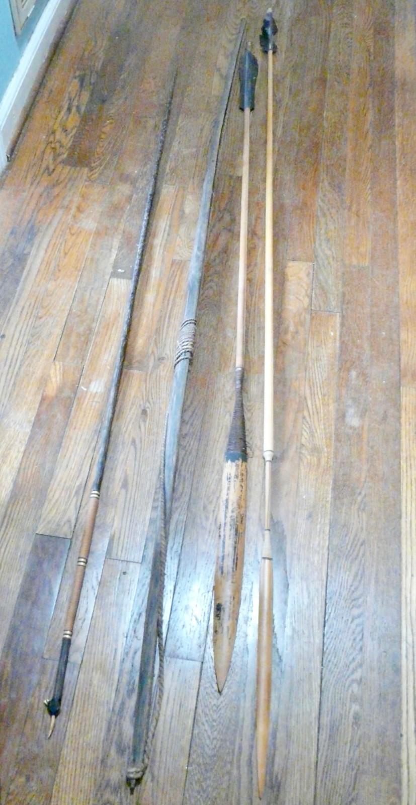 MATSES PERU AMAZON INDIAN  BOW, TWO ARROWS, ARROW POINT SHARPENER