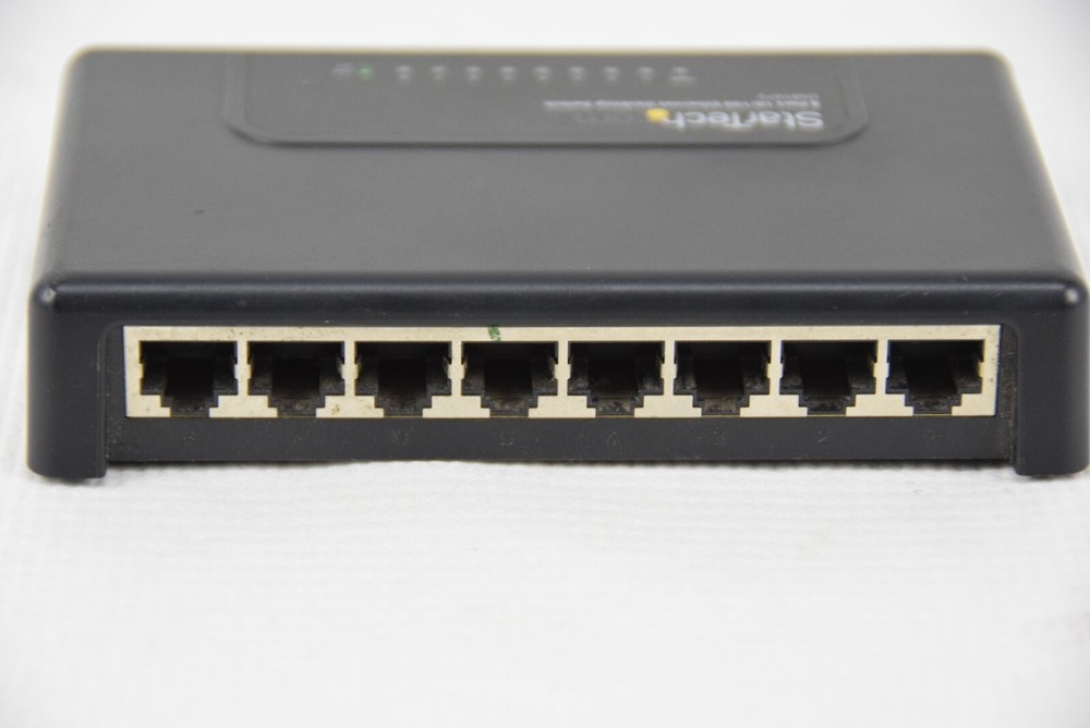 Startech DS81072 8 Port Ethernet Switch 10/100