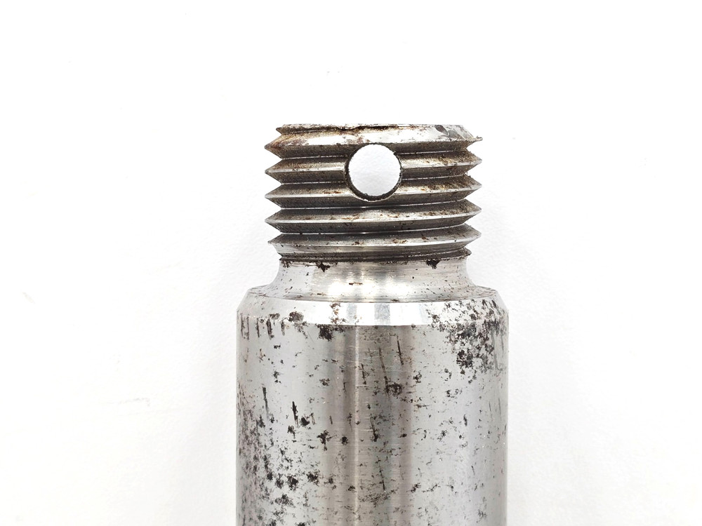 200550 HINGE PIN THREADED FOR HT65 TONG