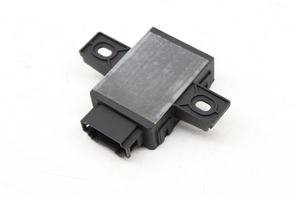2011-2018 VW TOUAREG - Backrest Release Control Module 7P6959257