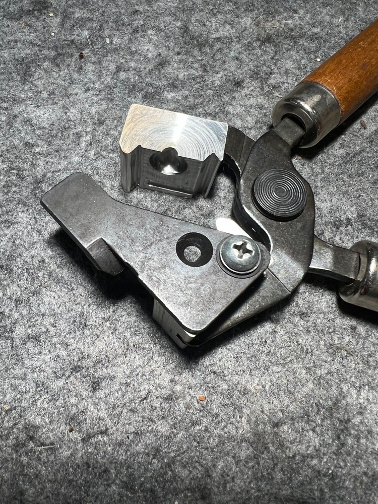 Lee Bullet Mold No 440 RB with Paperwork
