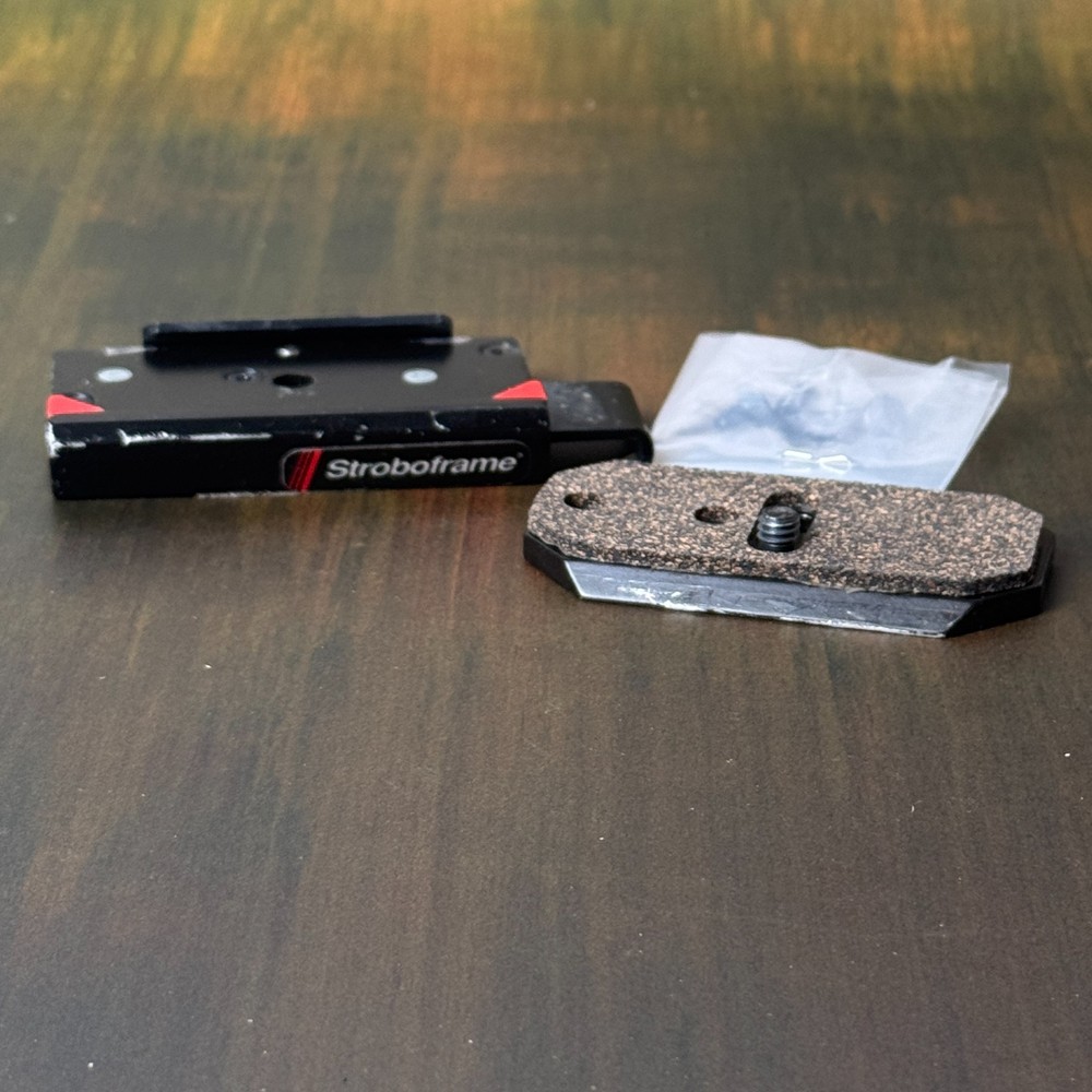 Stroboframe Auto Quick Release (300-QRC) with Universal Mounting Plate