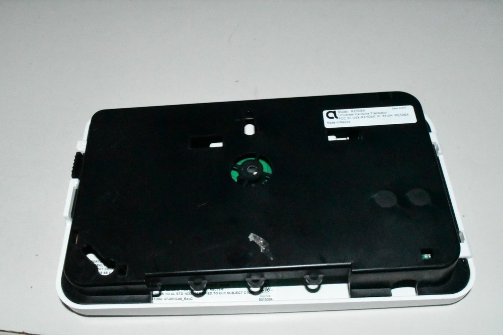 Alula RE524X Universal Wireless Translator Repeater - POWERS ON - NO AC PLUG 2D