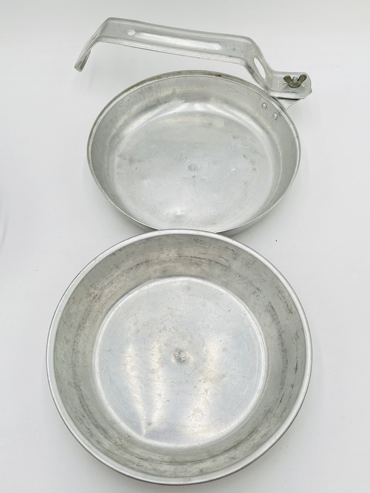 Vintage BAGCRAFT 1945 SOLING JAPAN Tin Mess Camp Cook Kit with Belt Bag