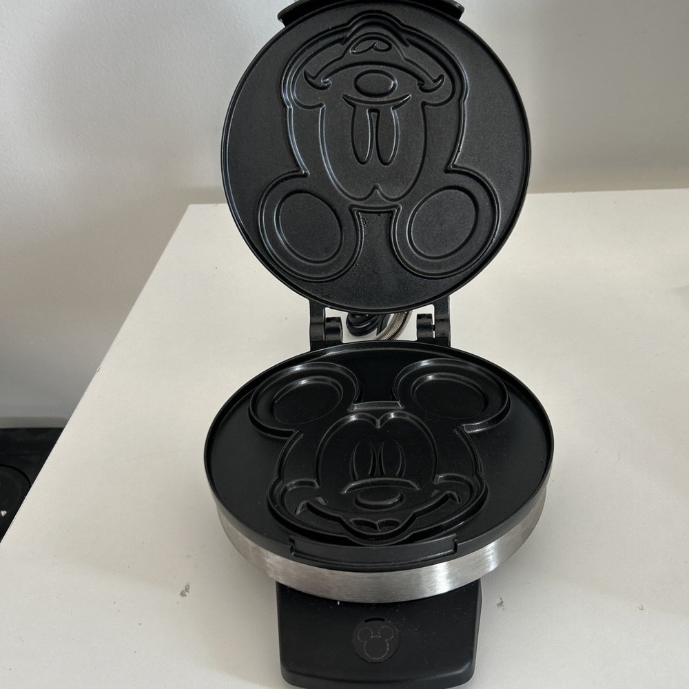 Disney DCM-1 Classic Mickey Waffle Maker Brushed Stainless Silver