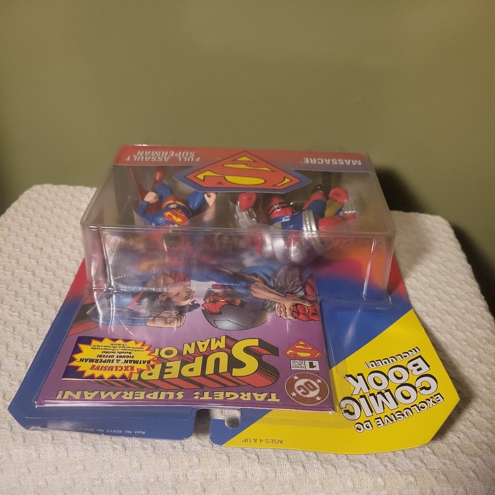 1995 Kenner Full Assault Superman vs Massacre Action Figure Set w/ comic NIB