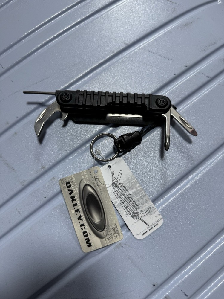 Rare Oakley Surf Tool Multitool