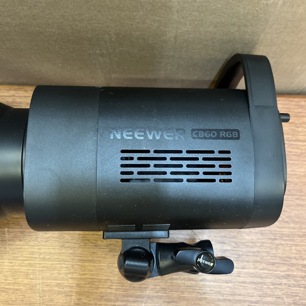 NEEWER CB60 RGB Video Light