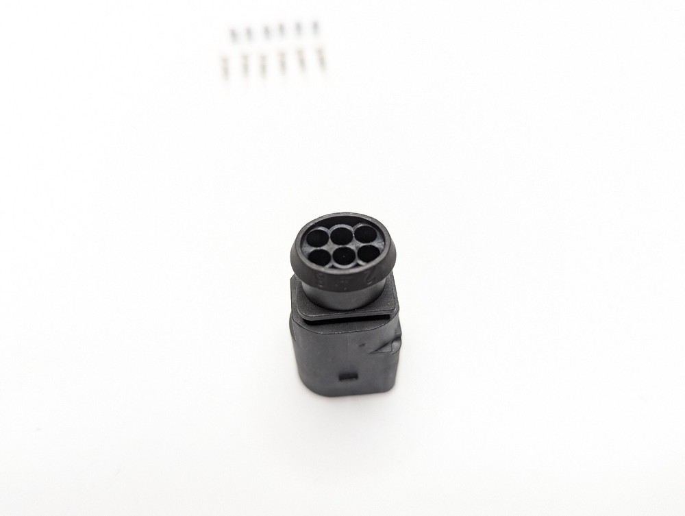 Throttle Tail light Radar Pigtail Plug Housing Connector For VW Audi Porsche