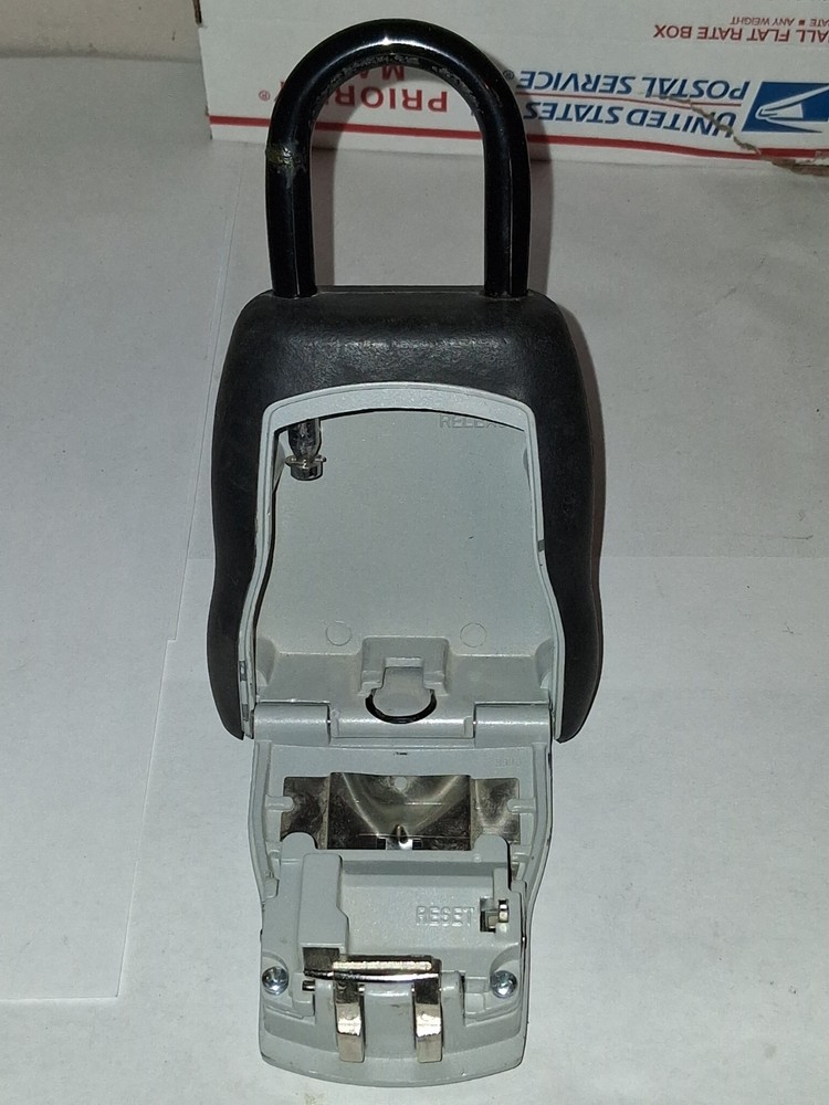 Master Lock 5400D Portable Lock Box