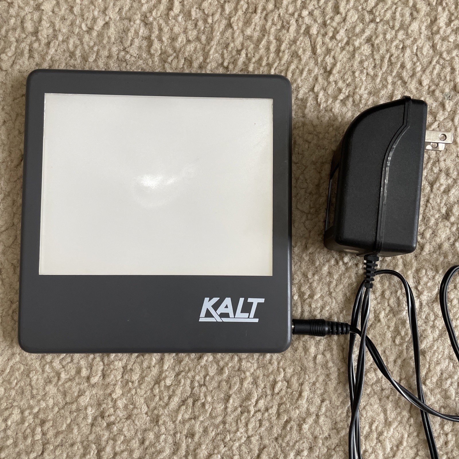 Kalt Light Panel Pad 5 x 4 Inch Screen Adapter Plug And Battery Powered