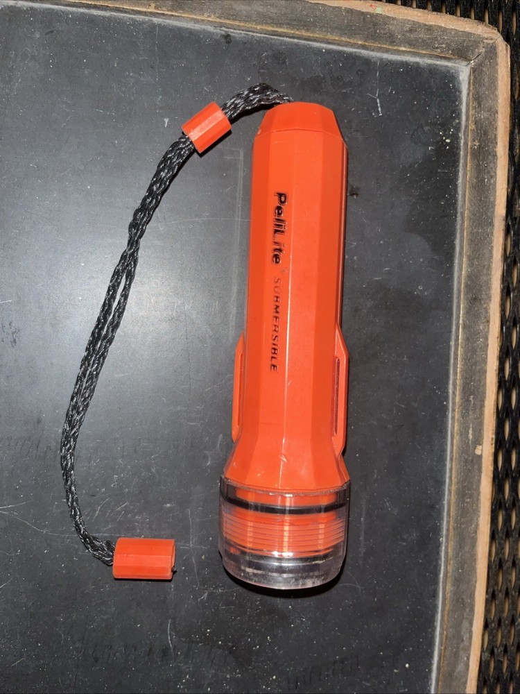 Pelilite Submergible Flashlight  Diving Underwater