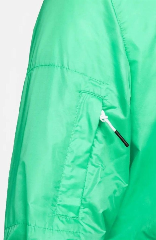 NIKE Unscripted Phoenix Water Repellent Golf Jacket in Spring Green Size M