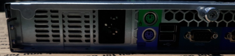 APC AP 9465 Data Center Expert Server.