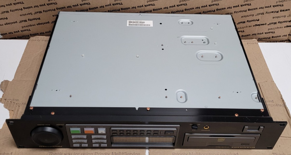 Marantz Professional CD Player PMD340/U1B W/RACK EARS (TESTED)