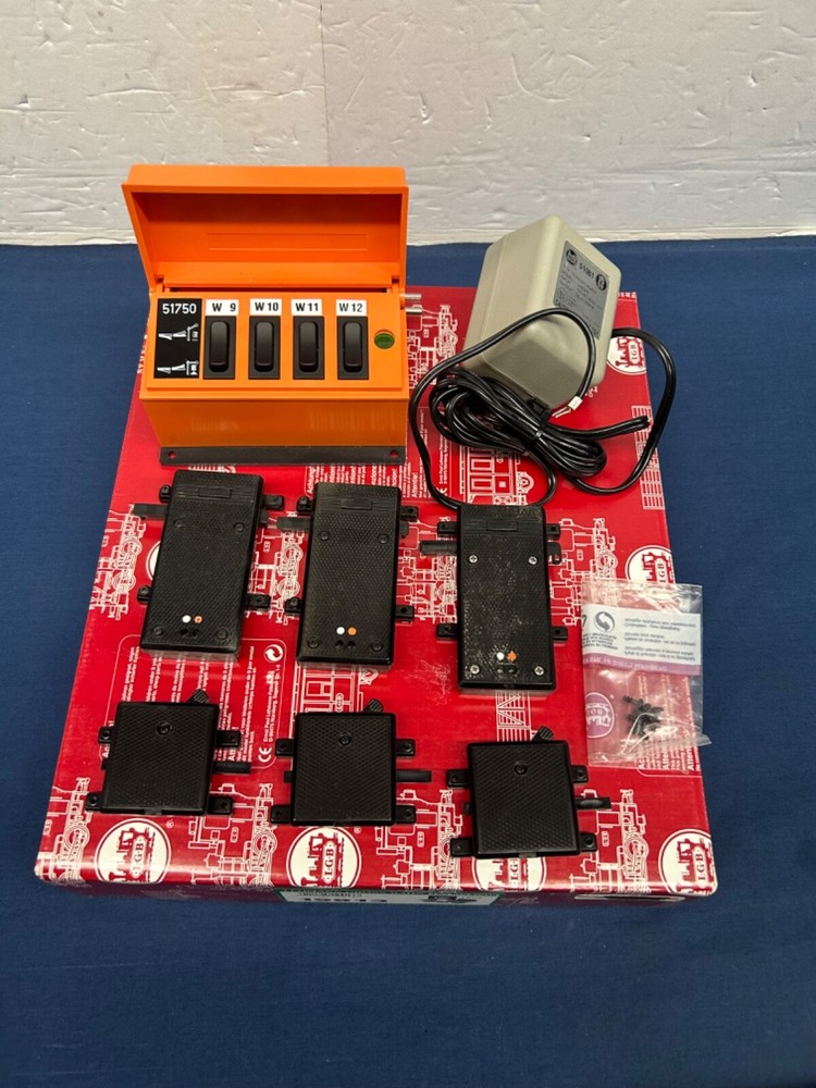 LGB Switch Control Powering Set w/ Extra Machines 19913