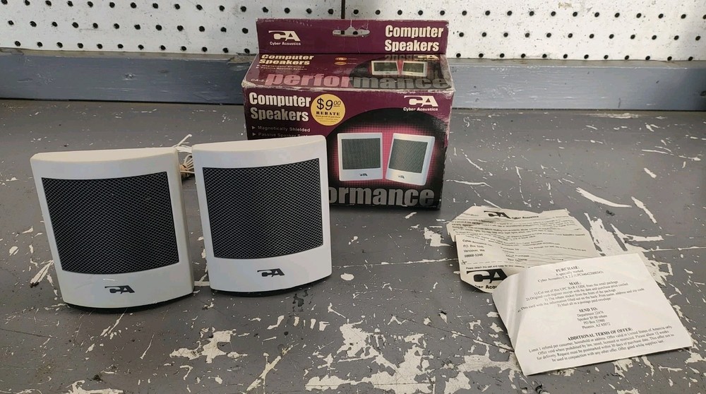 Cyber Acoustics CA-2.2 Computer Speakers Pair Magnetically Shielded Beige Used