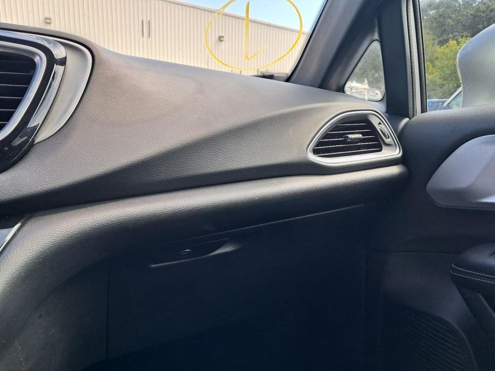 PACIFICA  2018 Glove Box 4781603