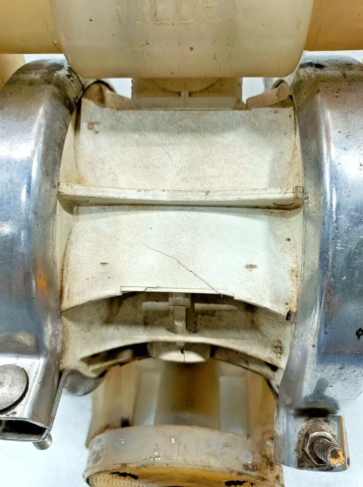 WILDEN P2 PLASTIC DIAPHRAGM PUMP USED FAST SHIPPING