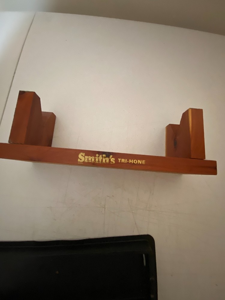 Smith’s Tri Hone Sharpening System 3 Stone Knife Sharpener w Case Base