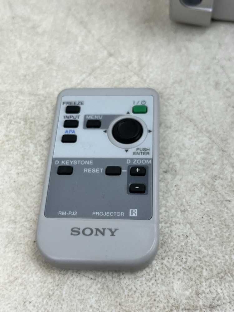Sony LCD Portable Projector SCGA VPL-CS4 Tested/Working w/Remote & Cables